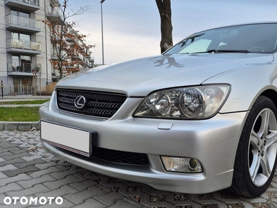 Lexus IS 300 Sport Cross