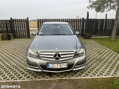 Mercedes-Benz Klasa C 180 CGI BlueEff Avantgarde