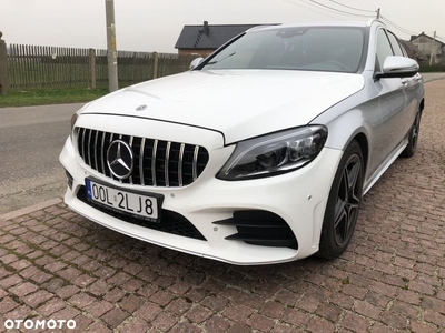 Mercedes-Benz Klasa C 300 d T 9G-TRONIC AMG Line