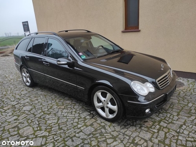 Mercedes-Benz Klasa C 320 T CDI DPF 7G-TRONIC Avantgarde