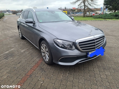 Mercedes-Benz Klasa E 220 d T 9G-TRONIC Exclusive