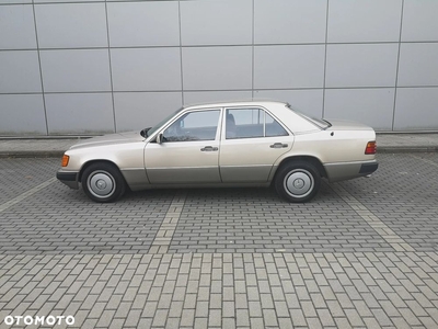 Mercedes-Benz W124 (1984-1993)