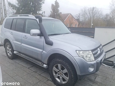 Mitsubishi Pajero 3.2 DID Intense +