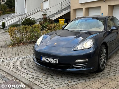 Porsche Panamera 4S