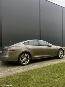 Tesla Model S 85