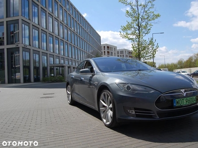 Tesla Model S Standard