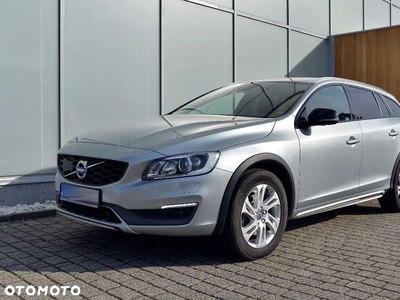 Volvo V60 Cross Country D3 Drive-E Momentum