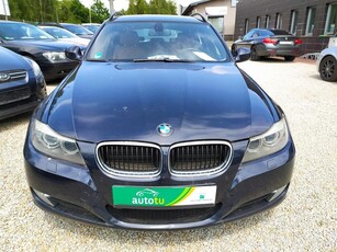 BMW 320 KOMBI Skóra-Xenon-Navi-177ps