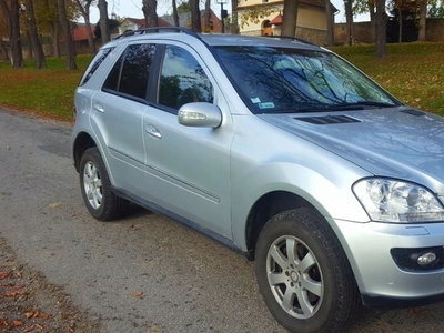 Mercedes Klasa M W164 Off-roader 3.0 V6 (280 CDI) 190KM 2007