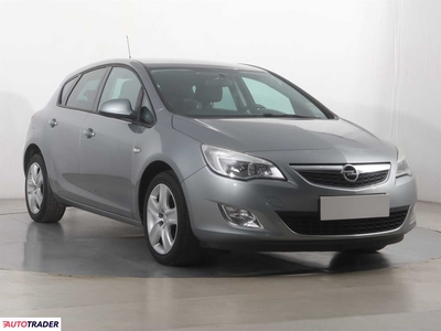 Opel Astra 1.4 118 KM 2011r. (Piaseczno)