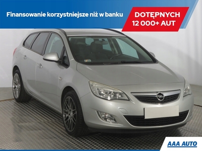 Opel Astra J Sports Tourer 1.4 Turbo ECOTEC 140KM 2011