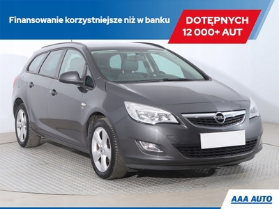 Opel Astra J Sports Tourer 1.4 Twinport ECOTEC 100KM 2012