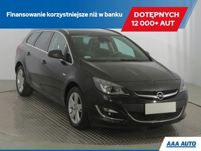 Opel Astra J Sports Tourer Facelifting 1.6 CDTI 136KM 2014