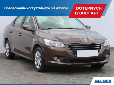 Peugeot 301 Sedan 1.2 VTi 72KM 2013