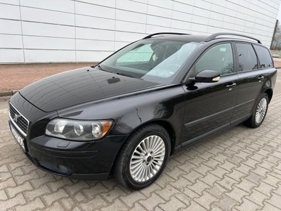 Piękne volvo v50 , 2.0 d , xenony bdb stan nowe sprzęgło i turbina