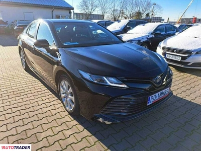 Toyota Camry 2.5 hybrydowy 218 KM 2019r. (Komorniki)