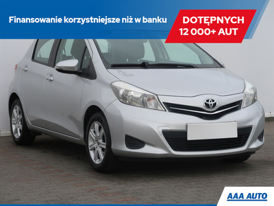 Toyota Yaris III Hatchback 5d 1.0 VVT-i 69KM 2012