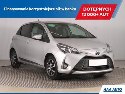 Toyota Yaris III Hatchback 5d Facelifting 2017 1.5 Dual VVT-iE 111KM 2019