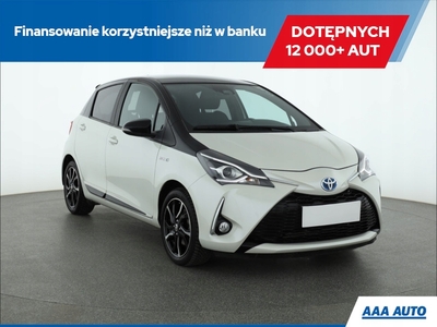 Toyota Yaris III Hatchback 5d Facelifting 2017 1.5 Hybrid 100KM 2018