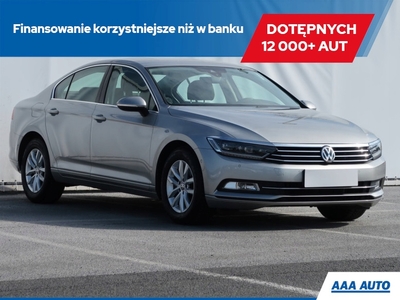 Volkswagen Passat B8 Limousine 1.8 TSI BlueMotion Technology 180KM 2015