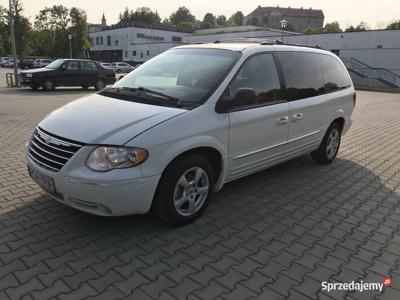 Chrysler town And country