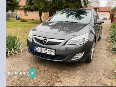 Opel Astra J