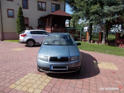 SKODA FABIA 1,2 benzyna 2003 r. 4 drzwi salonowa zarejestrowana