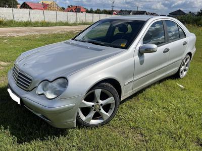 Mercedes-Benz C 200 CDI 2001 rok