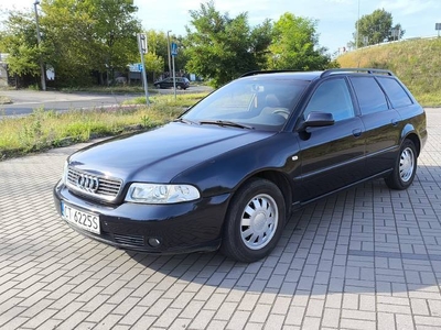 Audi A4 Avant 2000r. 1.6 benzyna