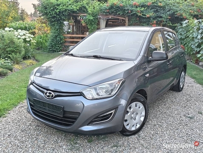 Hyundai I20 LIFT 2013 rok 1.25 Benzyna 86 KM 123 tyś. km 2 kpl kół