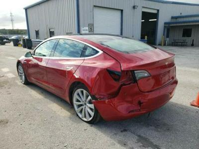 Tesla Model 3 2020, od ubezpieczalni