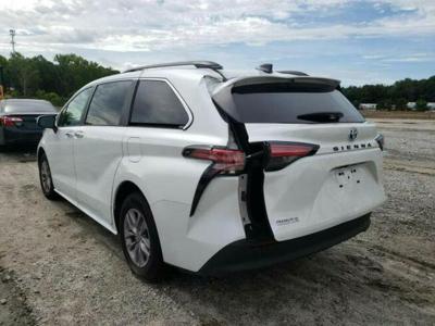 Toyota Sienna 2022, 2.5L, od ubezpieczalni