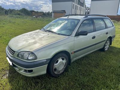 Toyota Avensis 1999 rok 1.6 benz