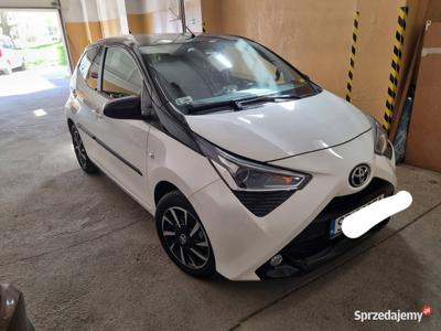 Toyota aygo selection piano black DAB+ . z 12.2021