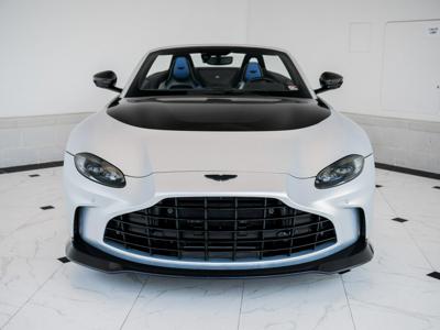 Aston Martin V12 Vantage