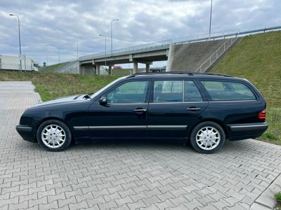 Mercedes E 240