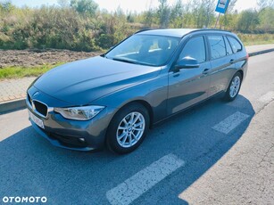 BMW Seria 3 320d Efficient Dynamics Sport Line