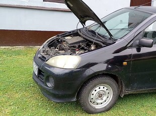 Daihatsu YRV 1.3 benzyna 2003 4x4 części