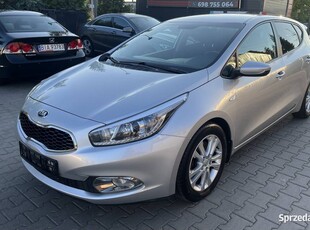 Kia ceed 1,6 benzyna bezwypadkowy tylko 89tys km navi led