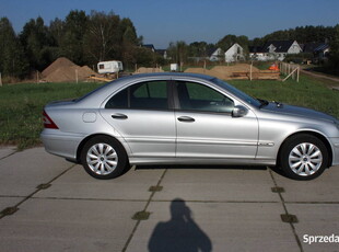 Mercedes Benz C 200 Kompresor Automat 2005 benzyna 4 drzwiowy raty na telef