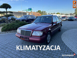 Mercedes E 200 szyberdach, el. szyby + szyby, centralny zamek, manual, kli…