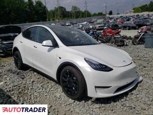 Tesla Model Y benzyna 2022r. (MEBANE)