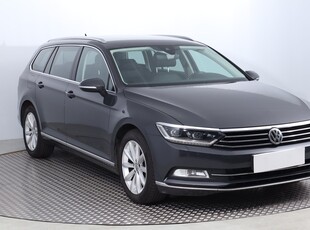 Volkswagen Passat B8 , Automat, Skóra, Navi, Klimatronic, Tempomat, Parktronic,