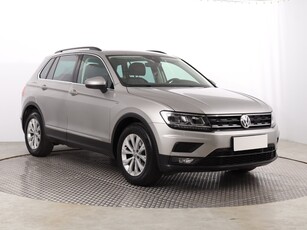 Volkswagen Tiguan , Salon Polska, 1. Właściciel, DSG, VAT 23%, Klimatronic,