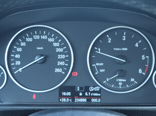 BMW 3 2014 318 d 234879km Kombi