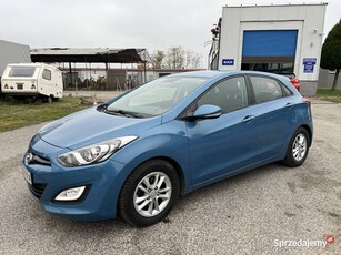 Hyundai i30 1.6 BENZYNA Serwisowany Klimatyzacja Ledy Parktronik Nowe OPONY