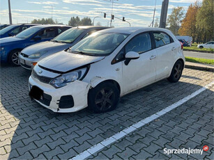 kia rio lift model- 2017r. - 1.25b - 76000km - uszkodzona -