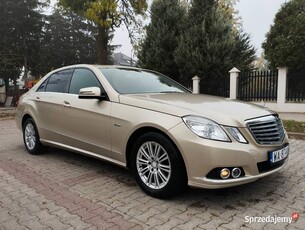 Mercedes E 220 , Navi, Kamera, Hak , Automat