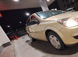 Opel Astra H 1.6 benzyna