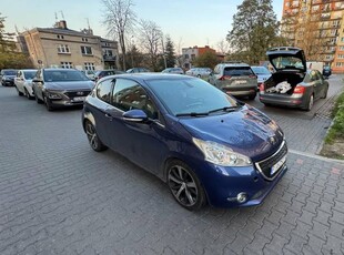 Sprzedam Peugeota 208 2012r